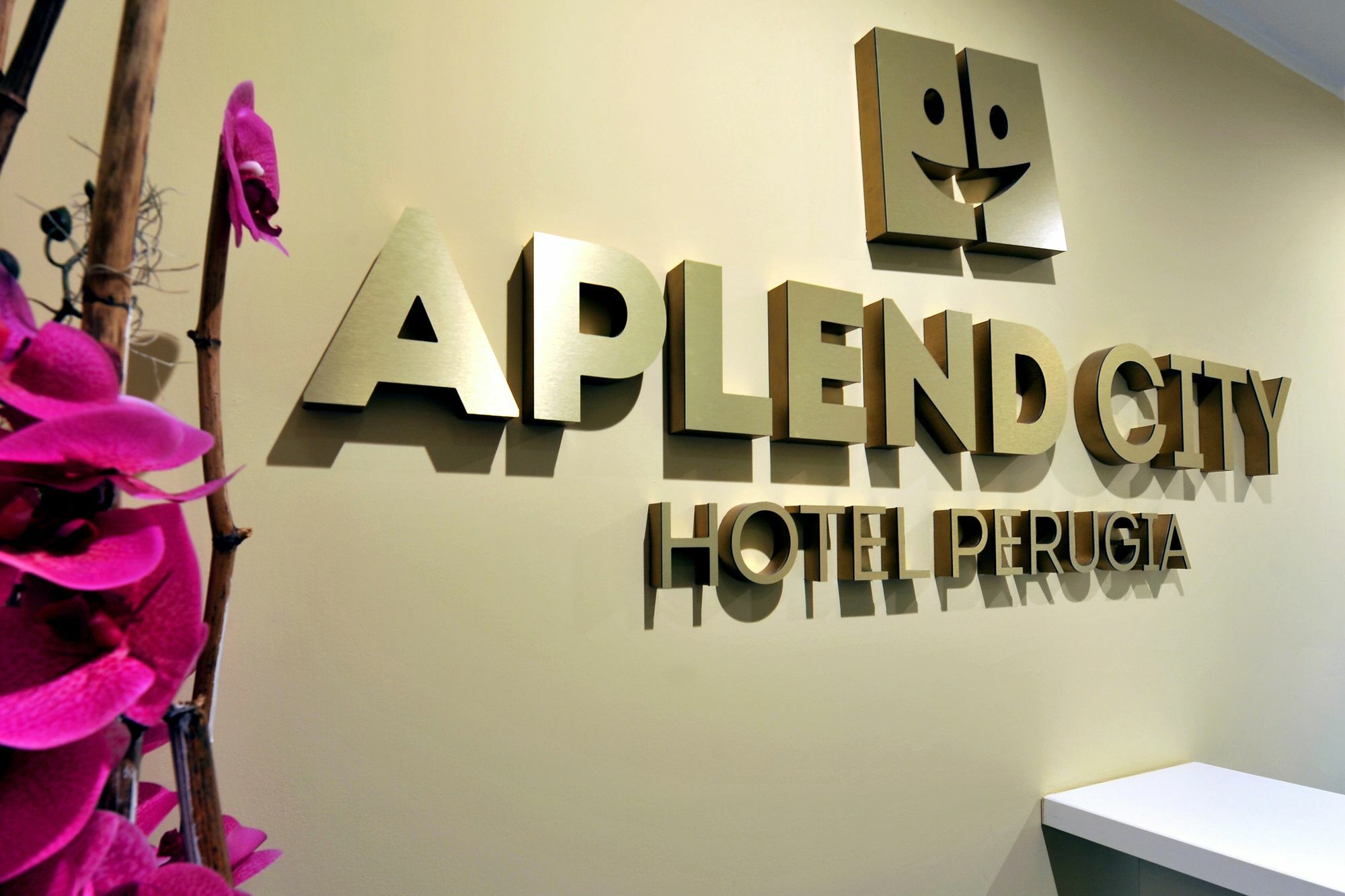 Aplend City Laurinska 11 Bratislava Exterior photo
